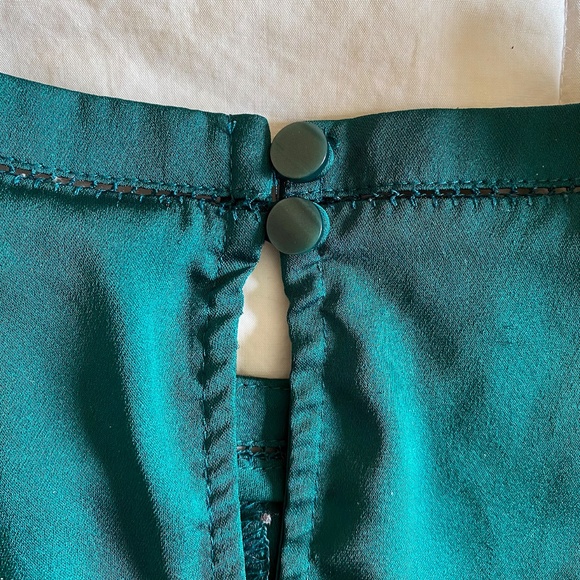 Women's Dark Green Sleeveless Blouse - Medium - Picture 7 of 8